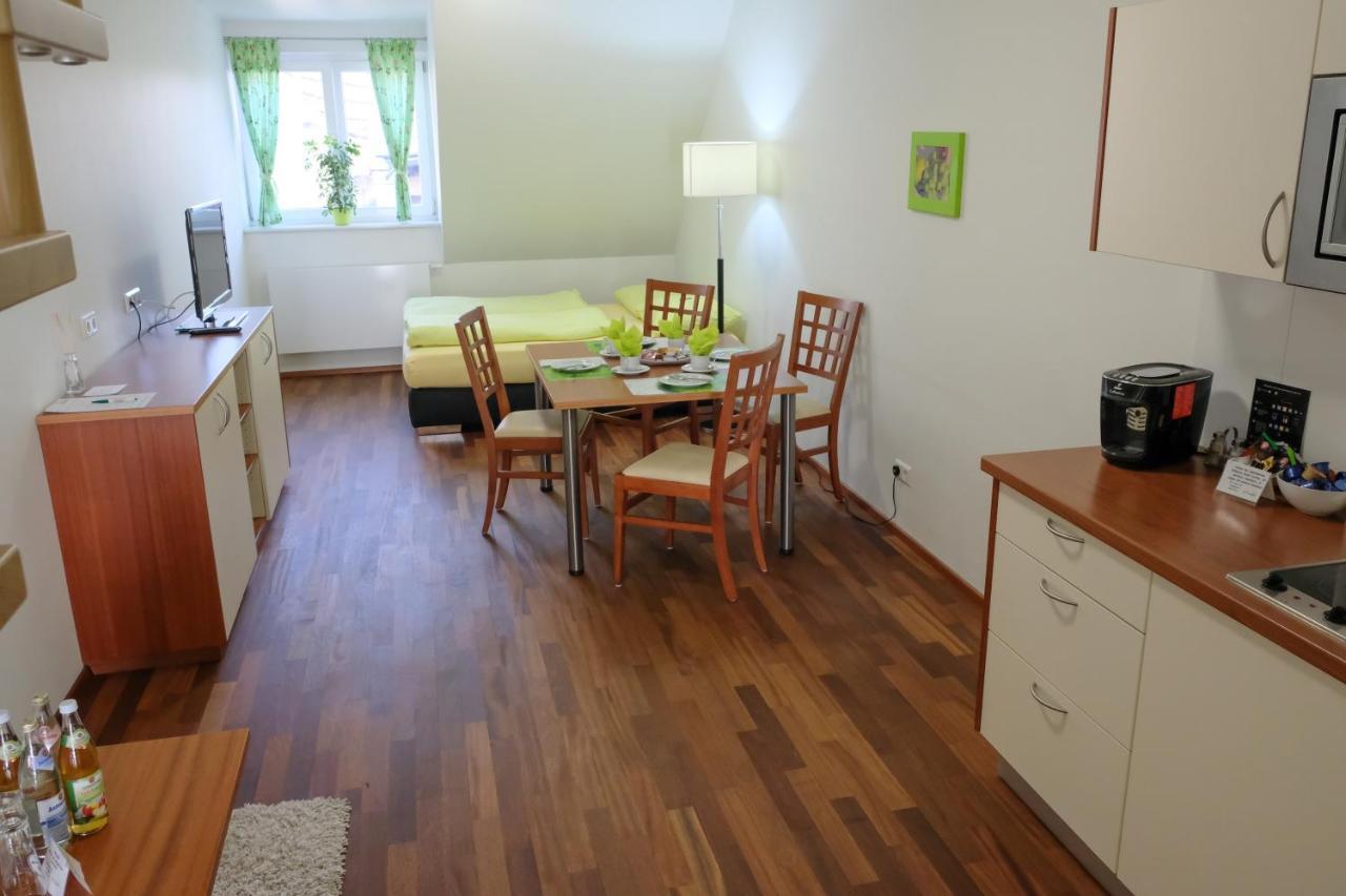 Jungingers Aparthotel Holzheim  Экстерьер фото