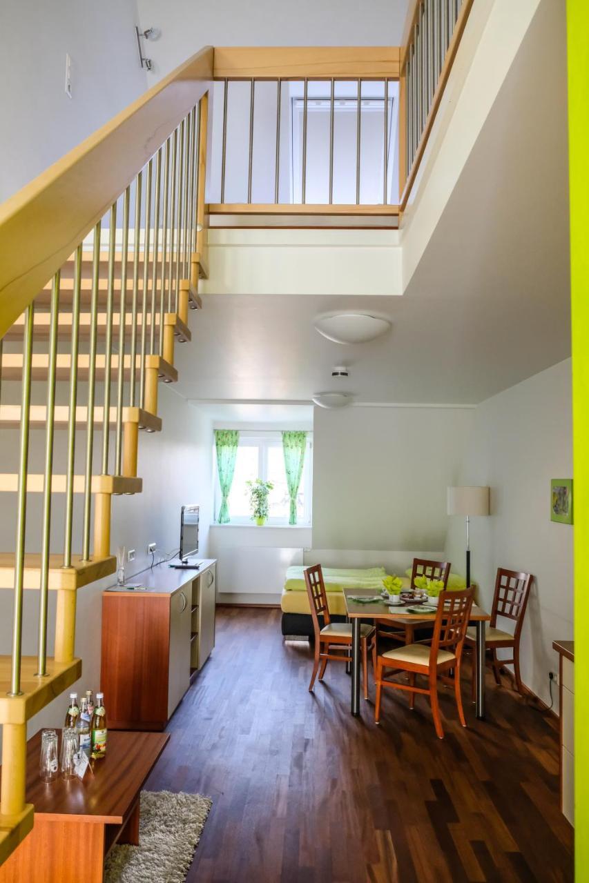 Jungingers Aparthotel Holzheim  Экстерьер фото